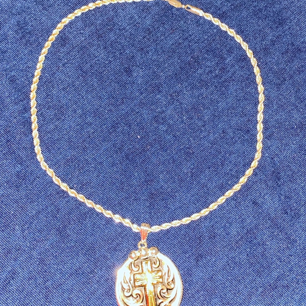 Montana Silversmiths Gold and Silver Pendant Necklace Intricate Design